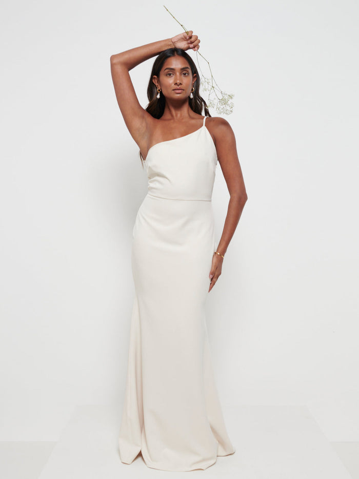 Sachi Is 5’7” & Wears Size UK 8|Amelia Crepe Maxi Bridesmaid Dress - Champagne