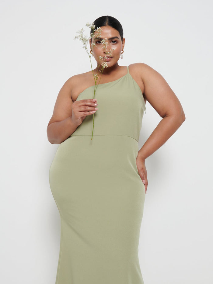 Souki Is 5'8" & Wears Size UK 18|Amelia Crepe Maxi Bridesmaid Dress Curve - Olive