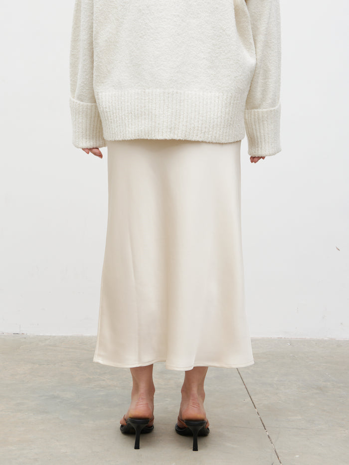 Honor is 5'4" & Wears Size UK 8|Breya Satin Midaxi Skirt - Oyster