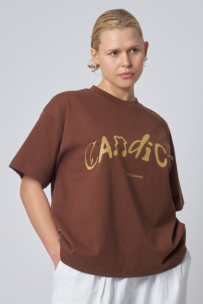 Candice - Trivial Tee - Brown