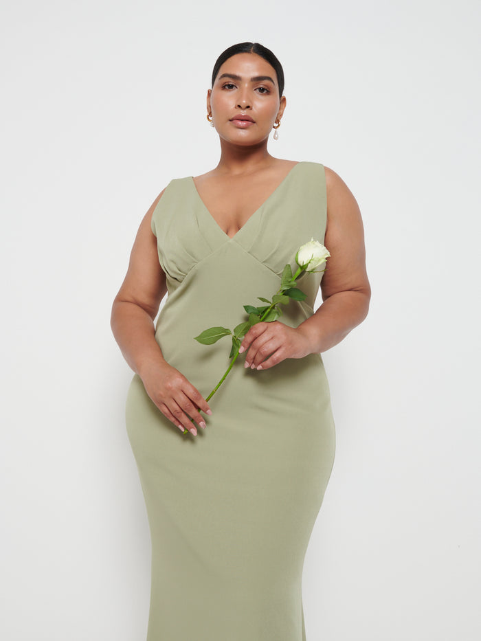 Souki Is 5'8" & Wears Size UK 18|Esmee Crepe Maxi Bridesmaid Dress Curve - Olive