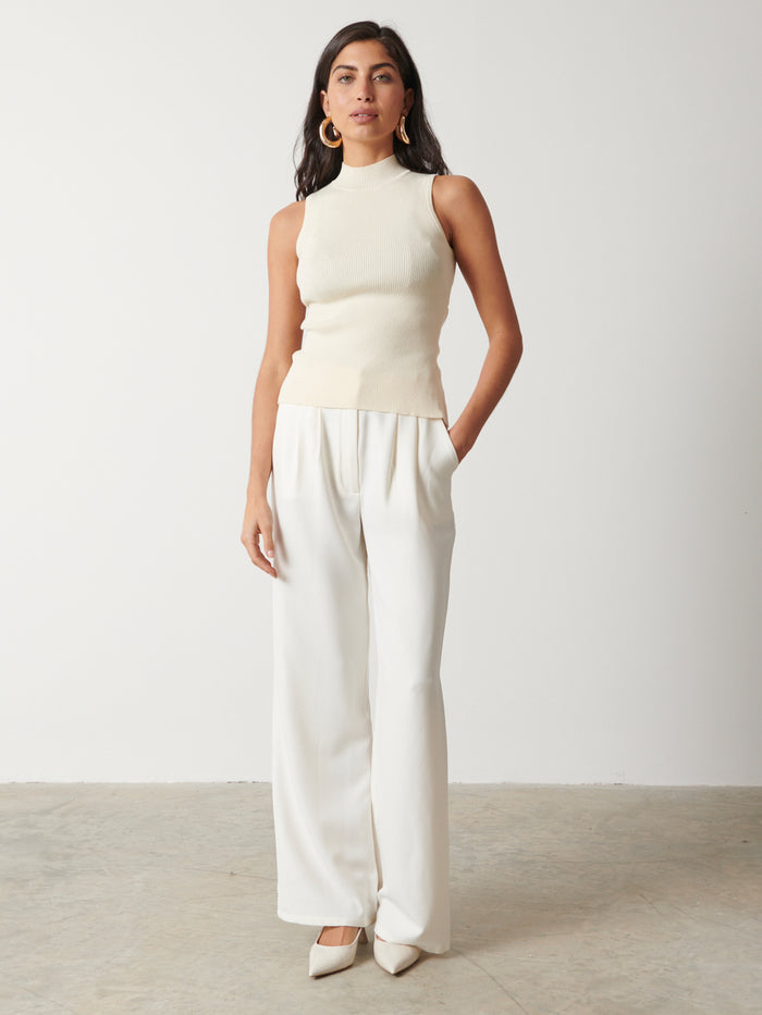 Robyn Is 5'9" & Wears Size UK S|Eva Backless Knit Top - Cream