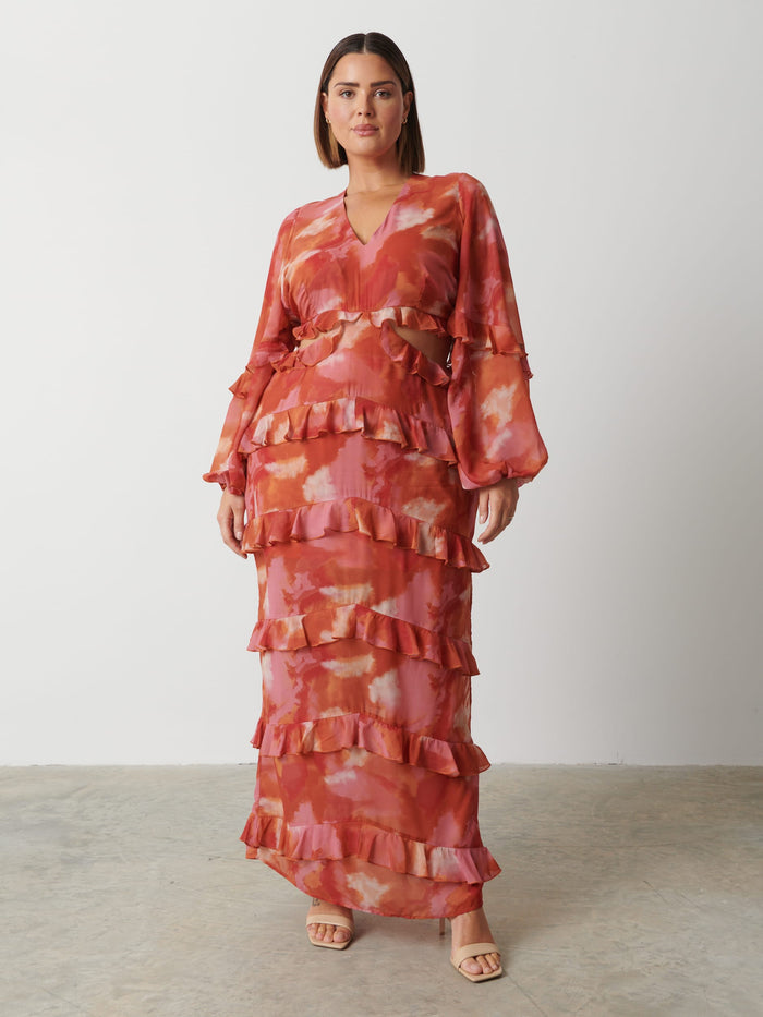 Rafaela Is 5'9" & Wears Size UK 18|Evie Ruffle Maxi Dress Curve - Abstract Watercolour