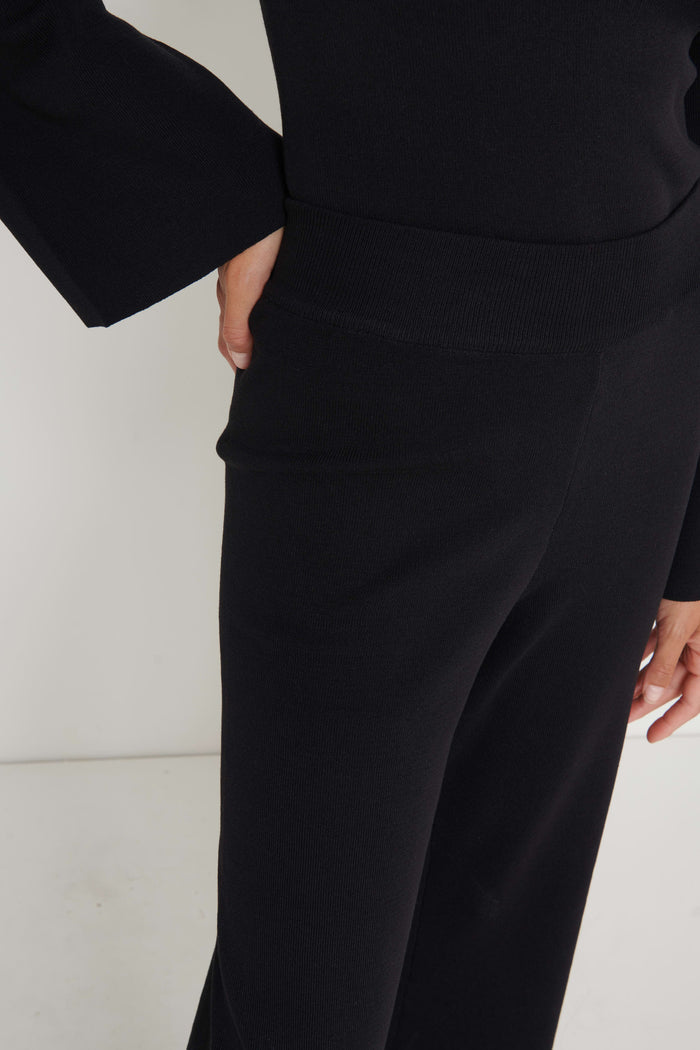 Lygia Is 5'9" & Wears Size UK S|Hayden Knit Trousers - Black