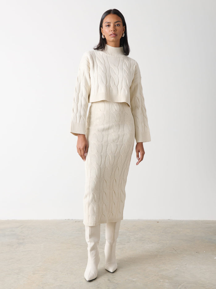 Nayha Is 5'9.5" & Wears Size UK S|Hunter Cropped Cable Knit Jumper - Cream