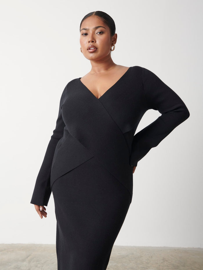 Kaffya Is 5'7" & Wears Size UK L|Jacklin Wrap Midaxi Dress Curve - Black