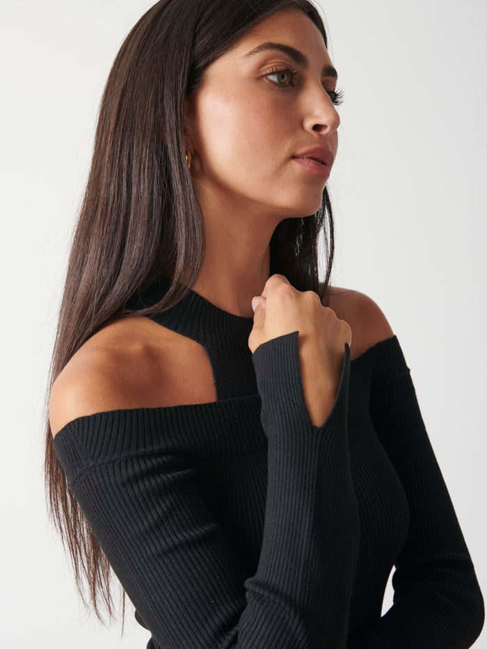 Lygia Is 5'9" & Wears Size UK S|Kennedy Cut Out Knit Top - Black