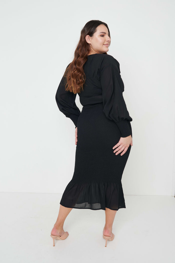 Model Wears Size UK 8|Lucille Midaxi Dress- Black
