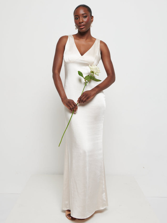 Aurelia is 5'9" & Wears Size UK 8|Piper Maxi Bridesmaid Dress - Matte Champagne