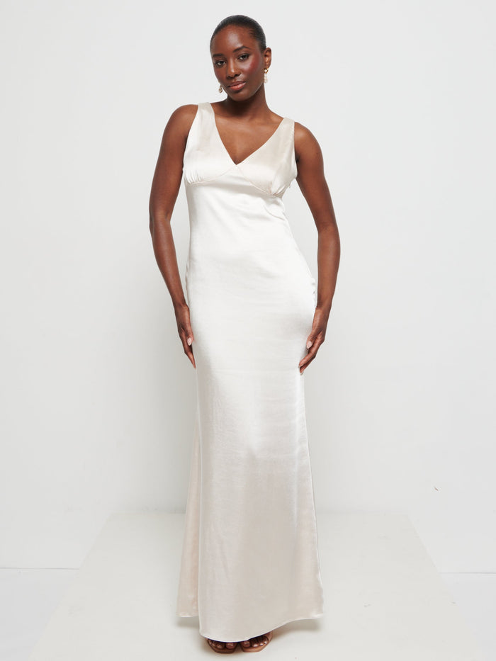 Aurelia is 5'9" & Wears Size UK 8|Piper Maxi Bridesmaid Dress - Matte Champagne