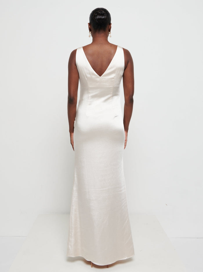 Aurelia is 5'9" & Wears Size UK 8|Piper Maxi Bridesmaid Dress - Matte Champagne