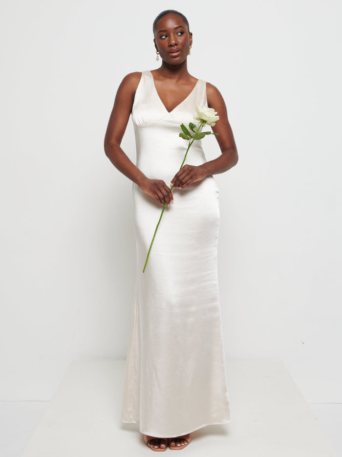 Aurelia is 5'9" & Wears Size UK 8|Piper Maxi Bridesmaid Dress - Matte Champagne