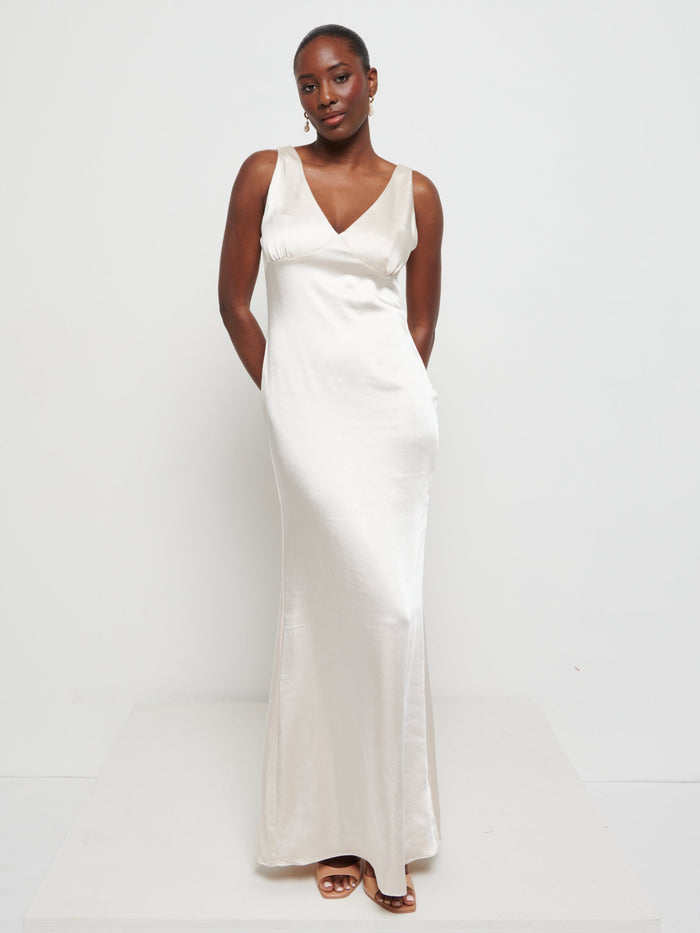Aurelia is 5'9" & Wears Size UK 8|Piper Maxi Bridesmaid Dress - Matte Champagne