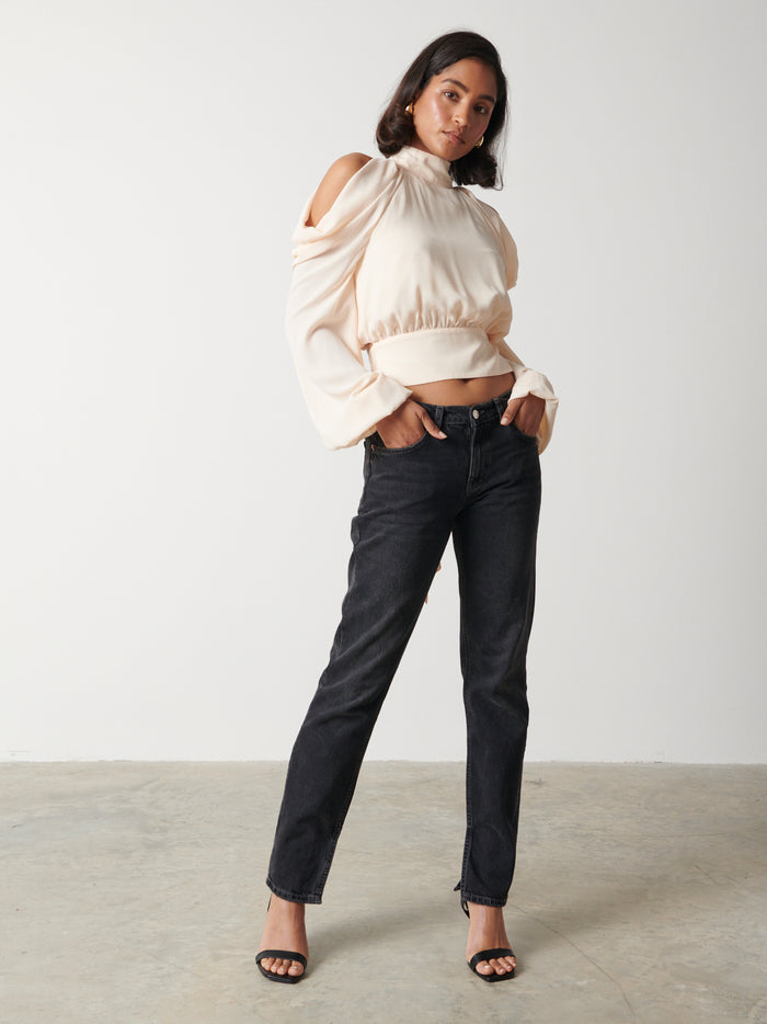 Robyn Is 5'9" & Wears Size UK 8|Selena Cold Shoulder Top - Pearl Ivory