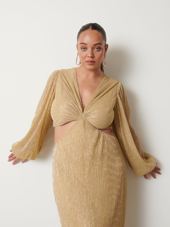 Romi Is 5'6.5" & Wears Size UK 18|Zaya Plisse Metallic Maxi Dress Curve - Metallic Gold