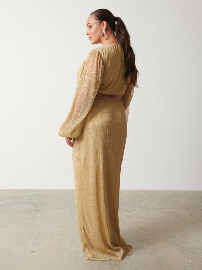 Romi Is 5'6.5" & Wears Size UK 18|Zaya Plisse Metallic Maxi Dress Curve - Metallic Gold